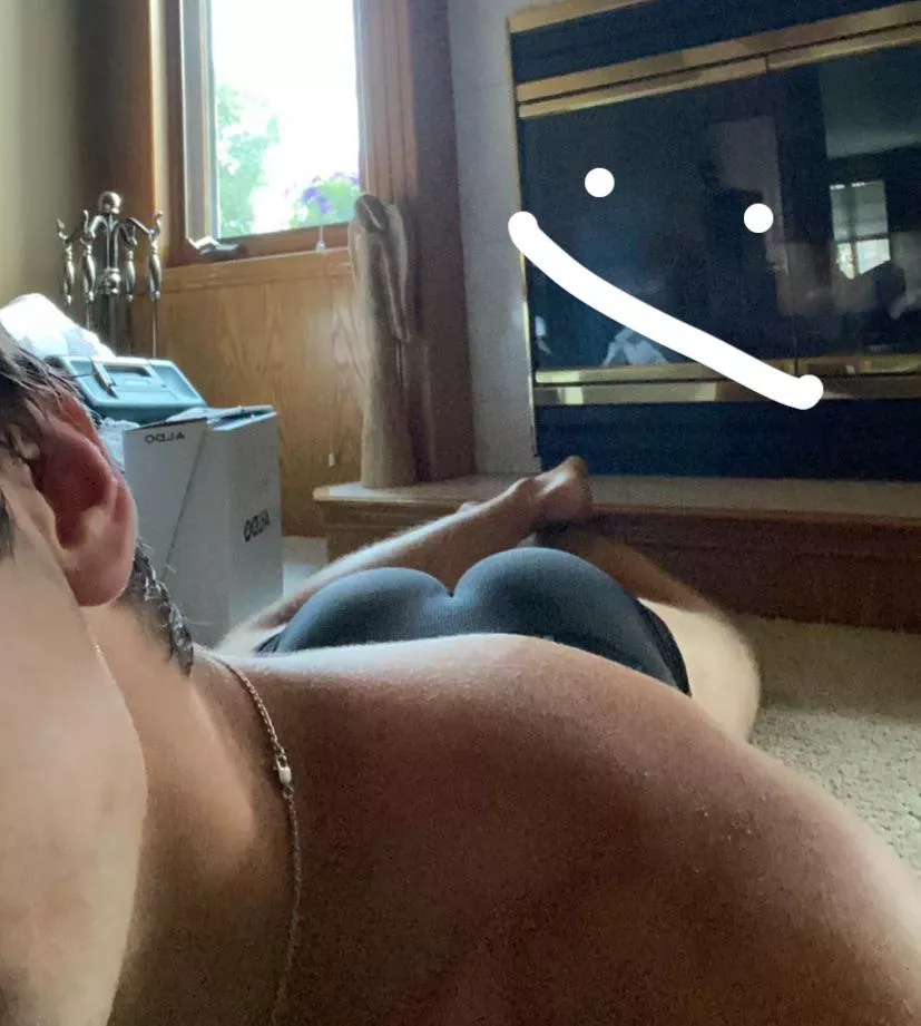 Any hot boys wanna hmu? posted by specogecko123