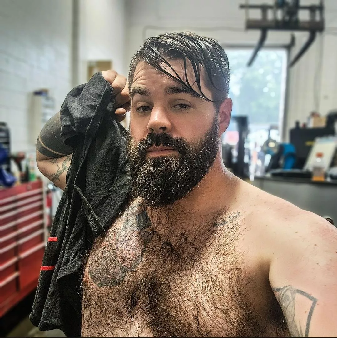 Anybody else into the sweaty, blue-collar lifestyle? posted by floro86