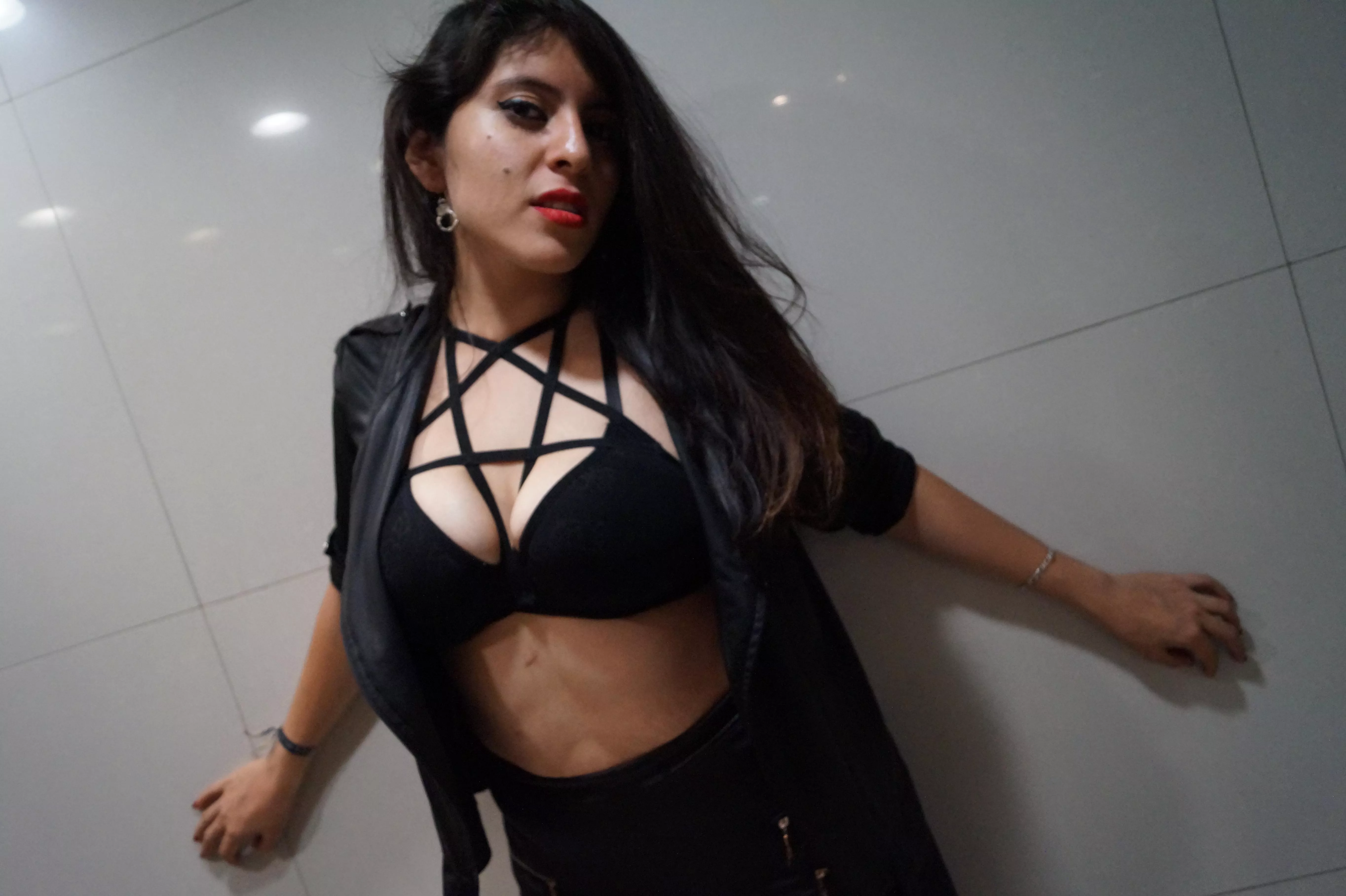 BACK IN BLACK posted by eltimdrake