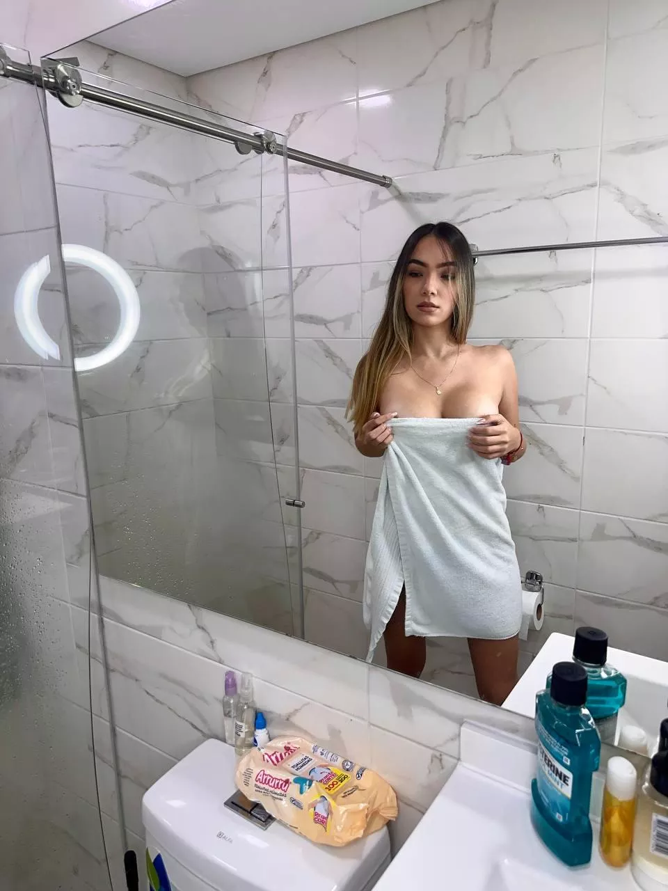 beautiful I pose for you in this mirror posted by KassandraMaMasito