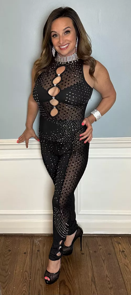 Classy MILF Slut Ready to Play 45F by sophienextdoor