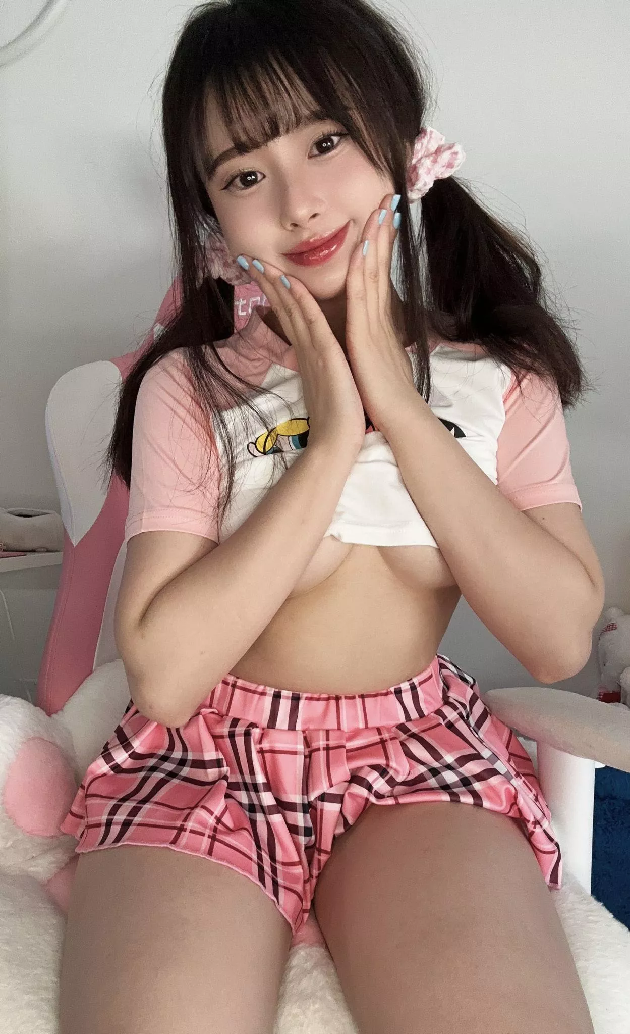 come over and figure out if there's nothing underneath this skirt posted by icyxan