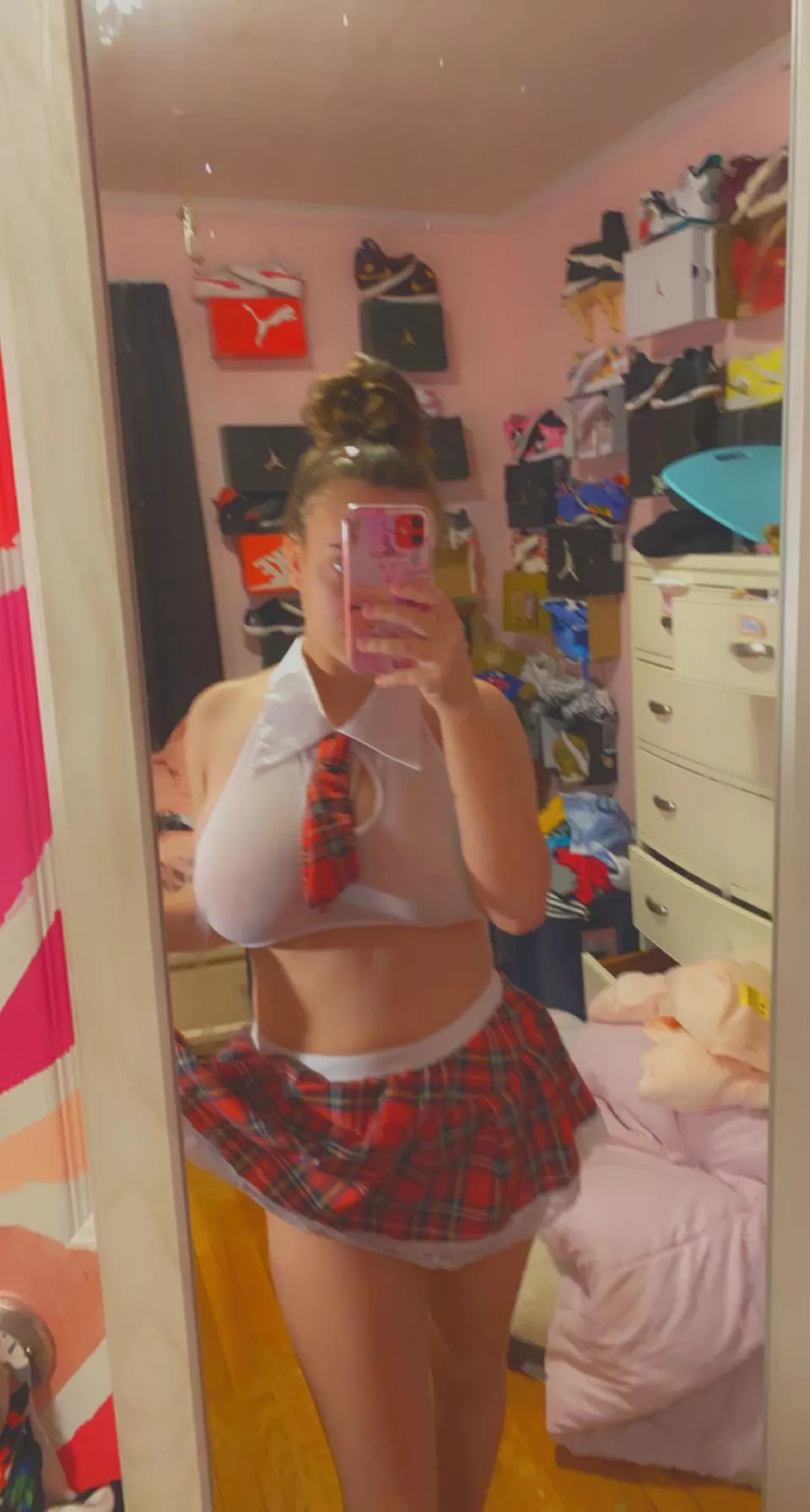 Every react gets surprise❤ posted by Samantha_is_cool69