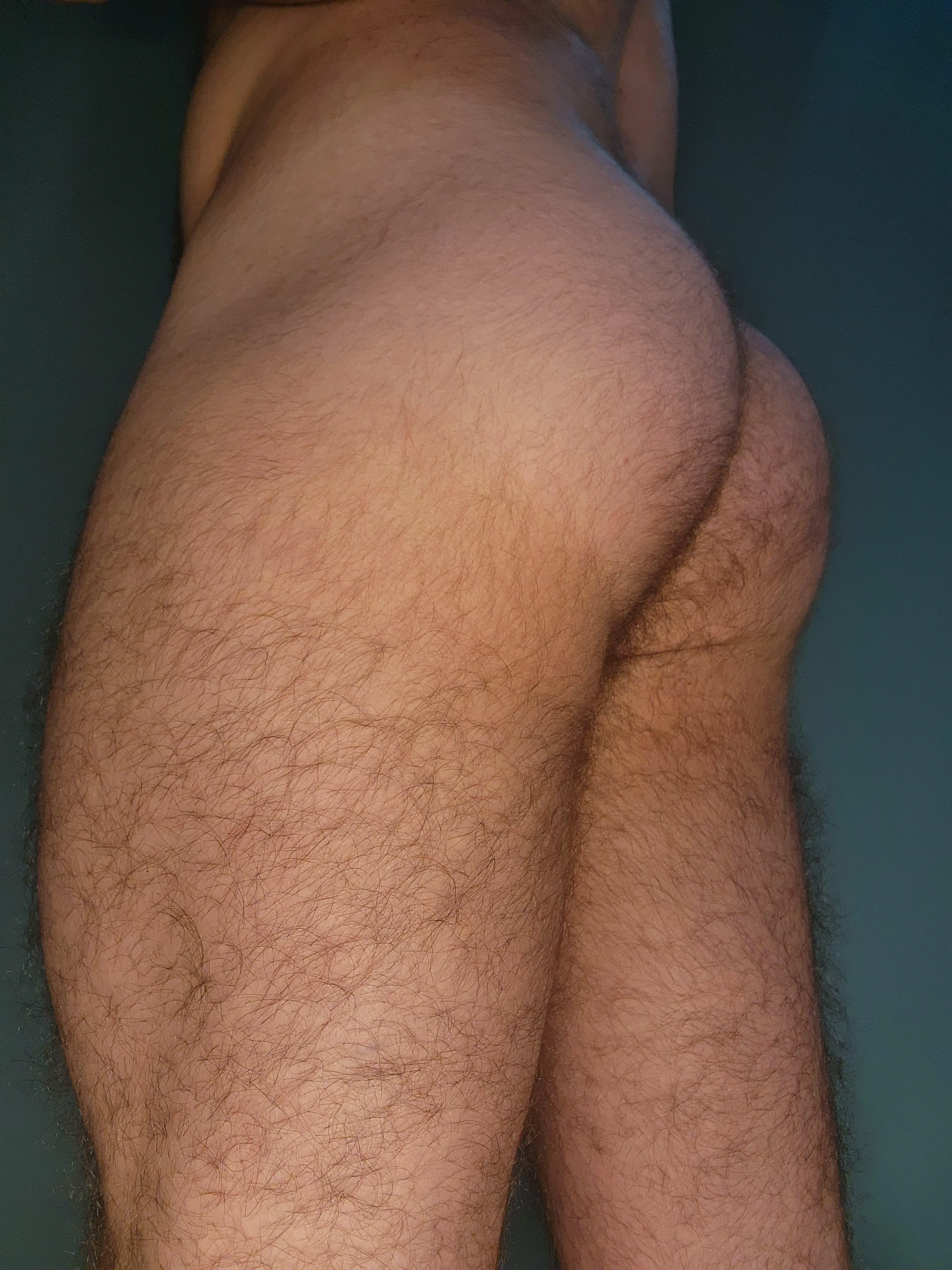 For every upvote I'll do a squat. Don't go easy on me 😜 posted by BackUpPlans