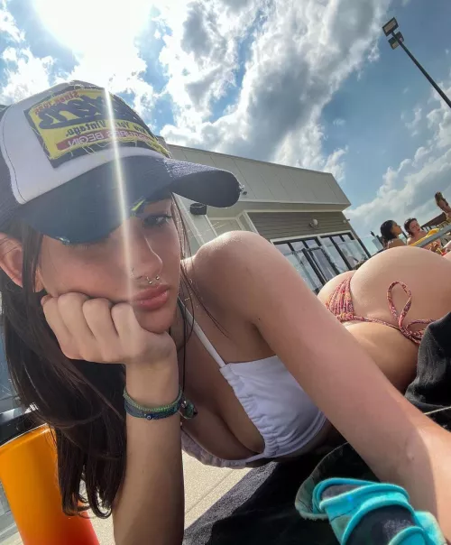 Forbidden pose by Dorkles_