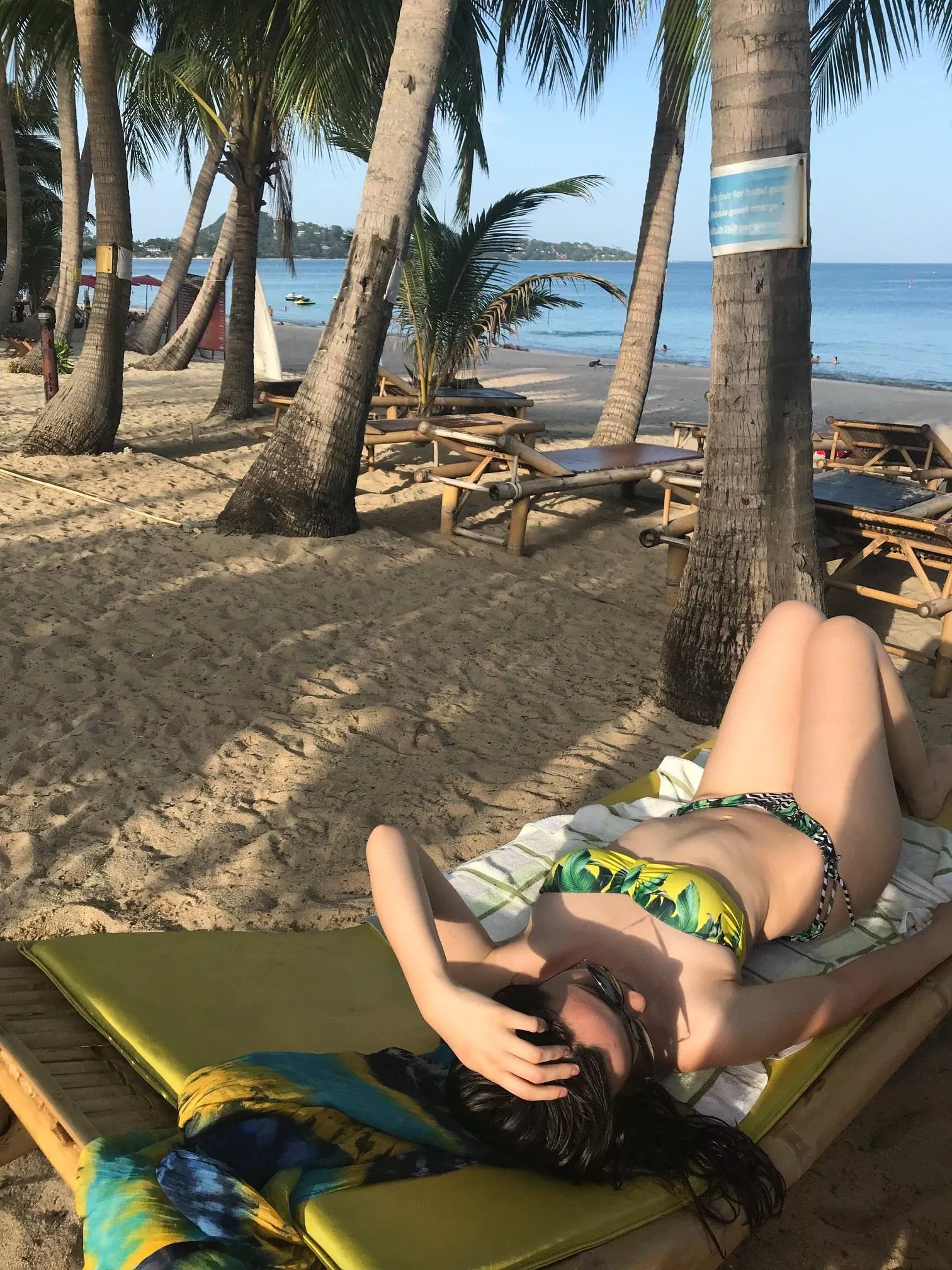 Full view of thighs posted by minkoil81