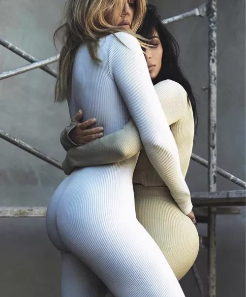 Hold on sis by 21scoobysnacks