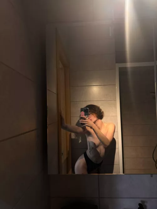 I like to take naked pictures for random guys by Farevkaoff