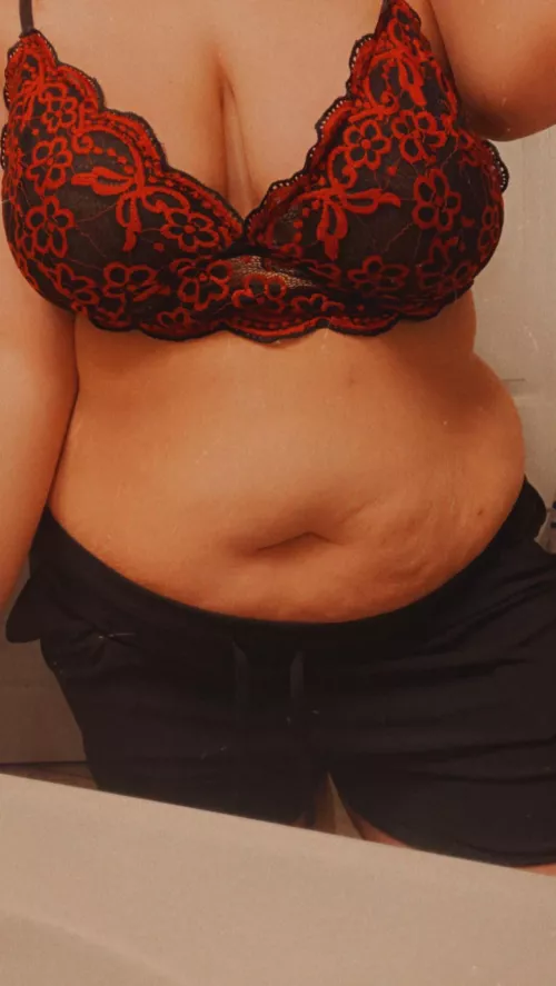 I love showing off my curves for y’all 😈😘 by bigtiddyston3r