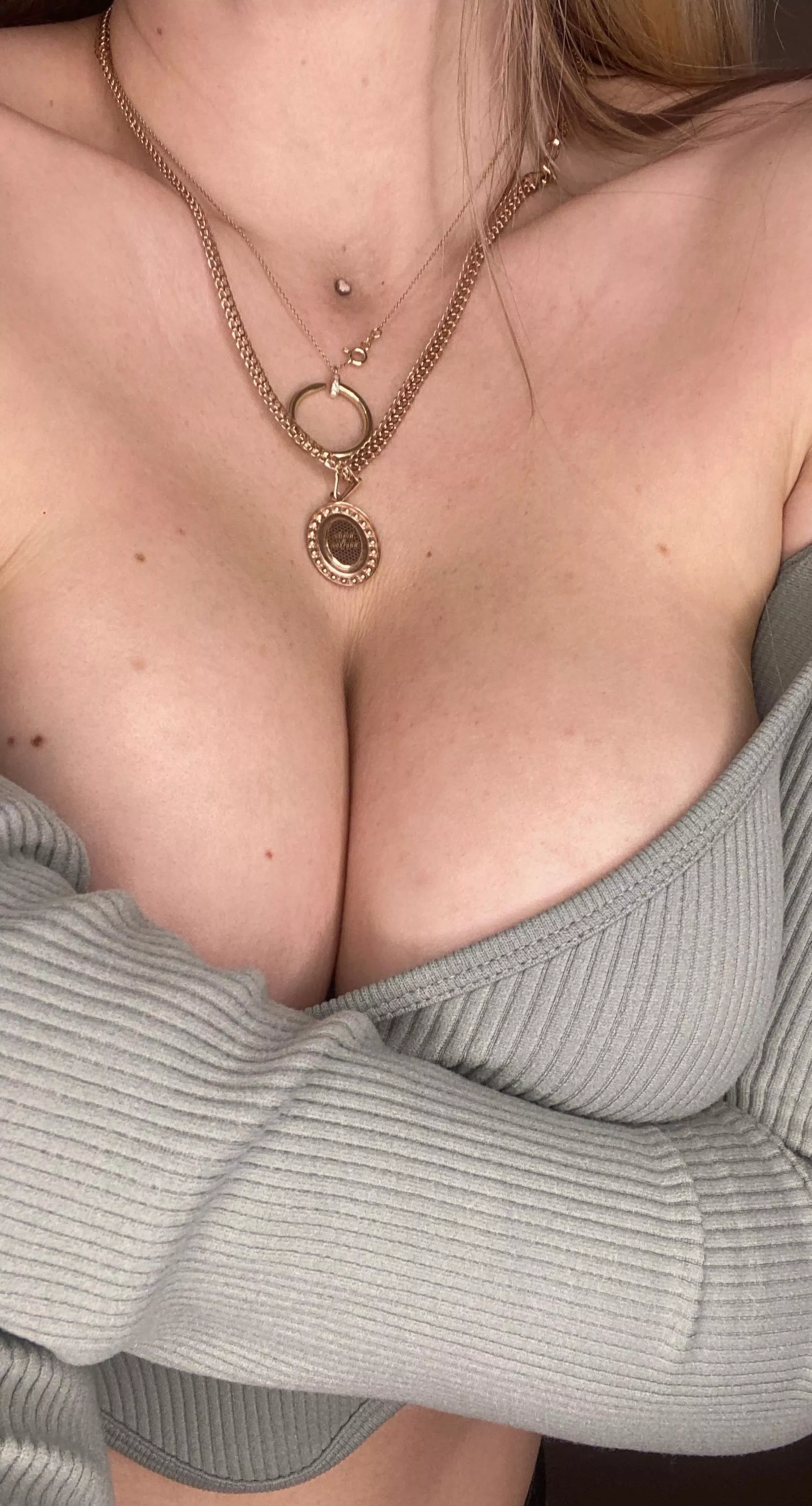 I’d love it if you sucked my nipples posted by bituls