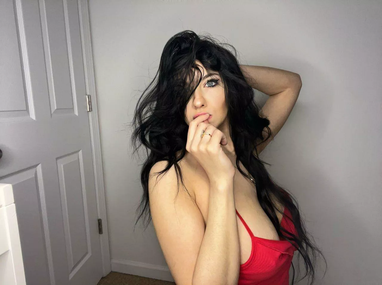 Im the horny wife in your neighborhood posted by Charming-Instant