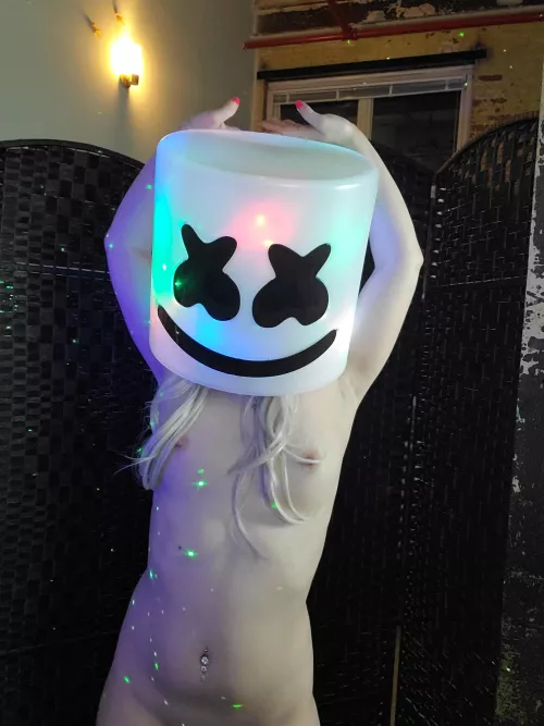 jamming out to some Marshmello by AsmolSecret