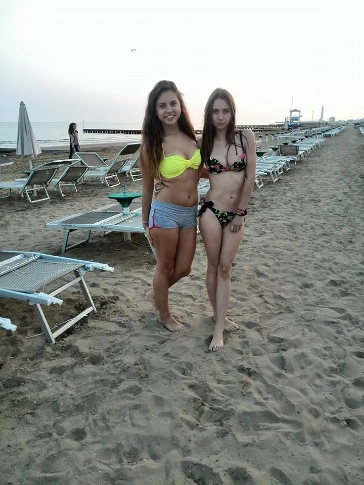 Left or right beach girl posted by minkoil81