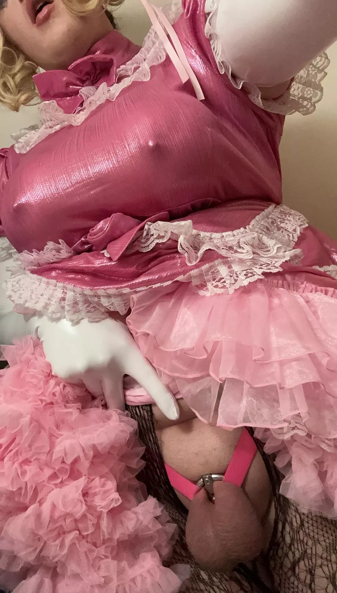 Luv having my clitty locked away, makes me more and more desperate for humiliation 💖🎀 posted by BrandiSissyPiglet