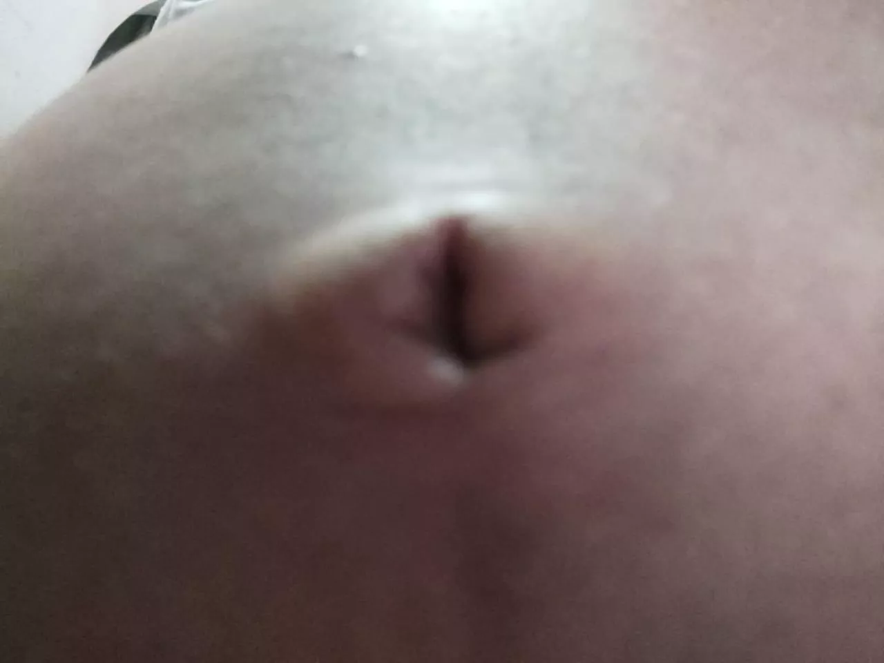 my belly button is about to explode at 34 weeks 😍👿 posted by seri1111