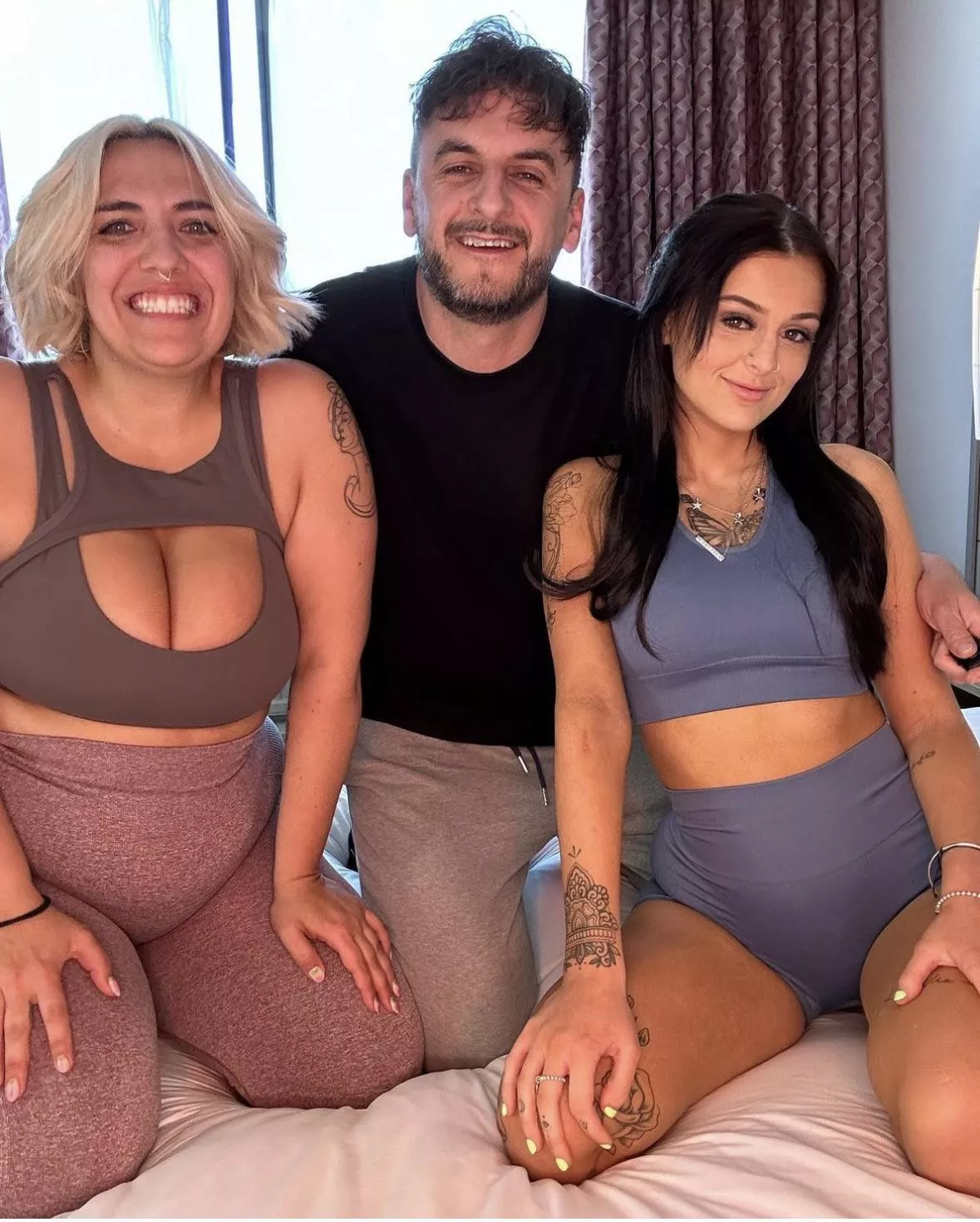 One very happy trio! posted by that_couple1