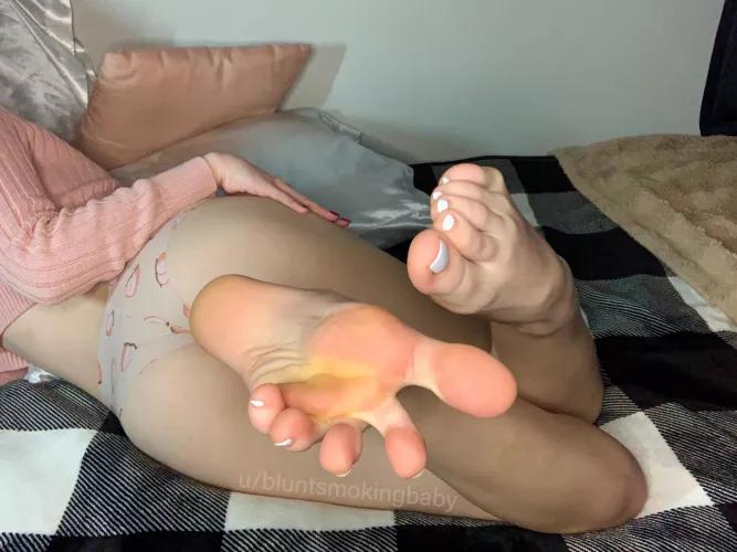 Open wide! by bluntsmokingbaby