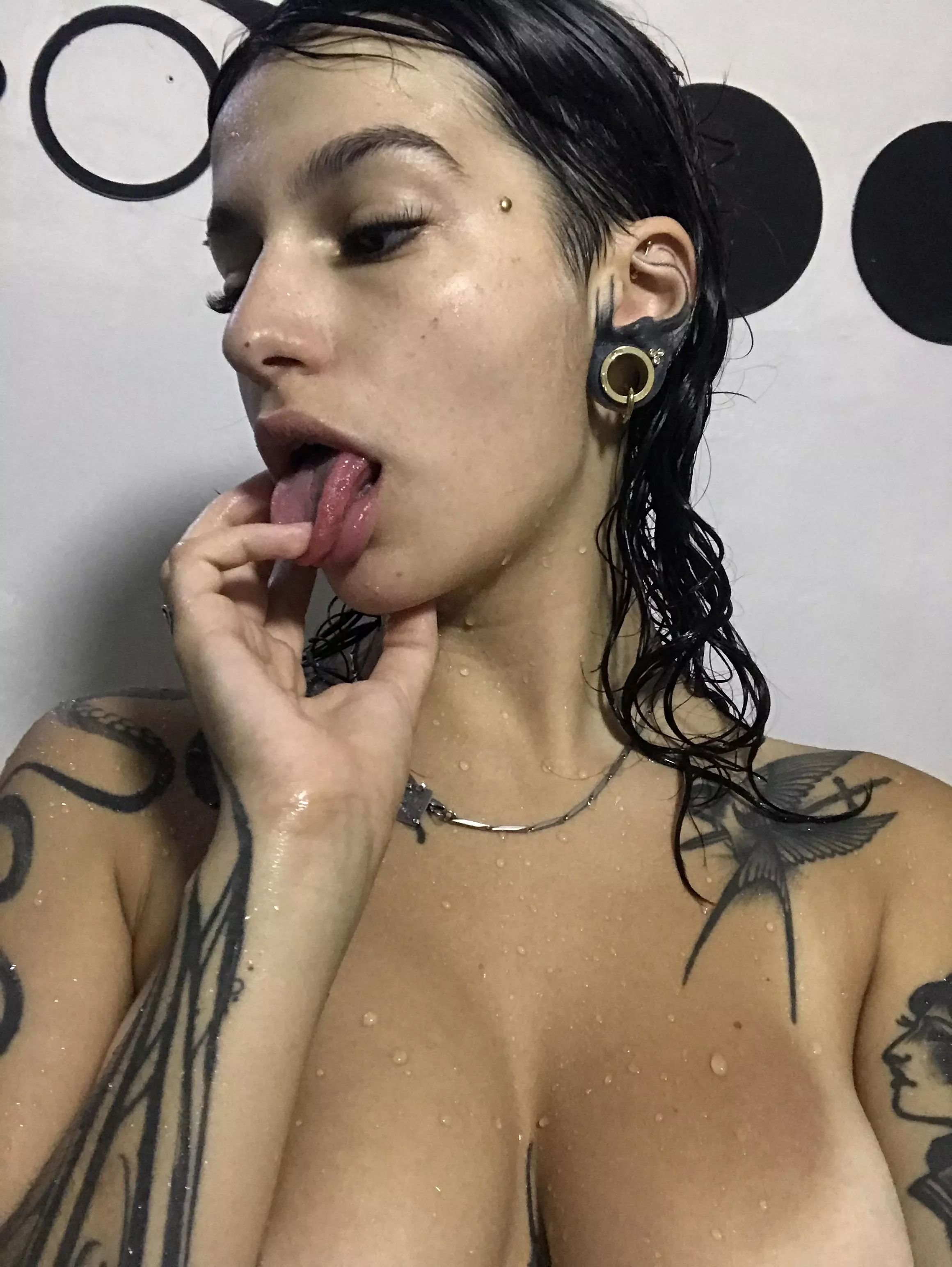 Ready to treat me right or to be treated right, your choice ;) posted by Evergreeson