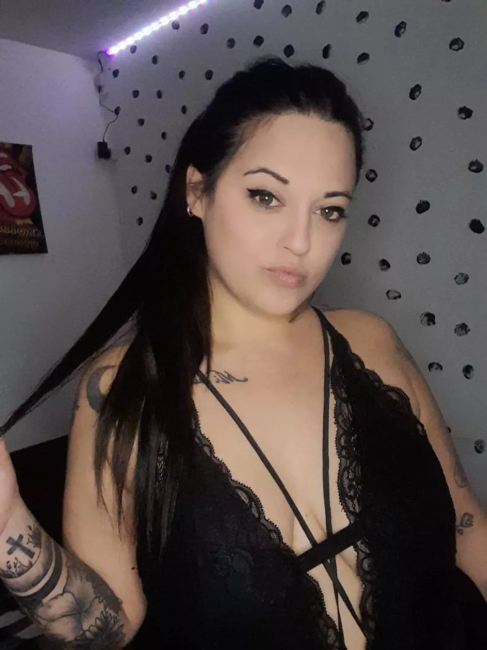 Say hey i will send you my naked pic posted by ironyis4Ruckerz6P