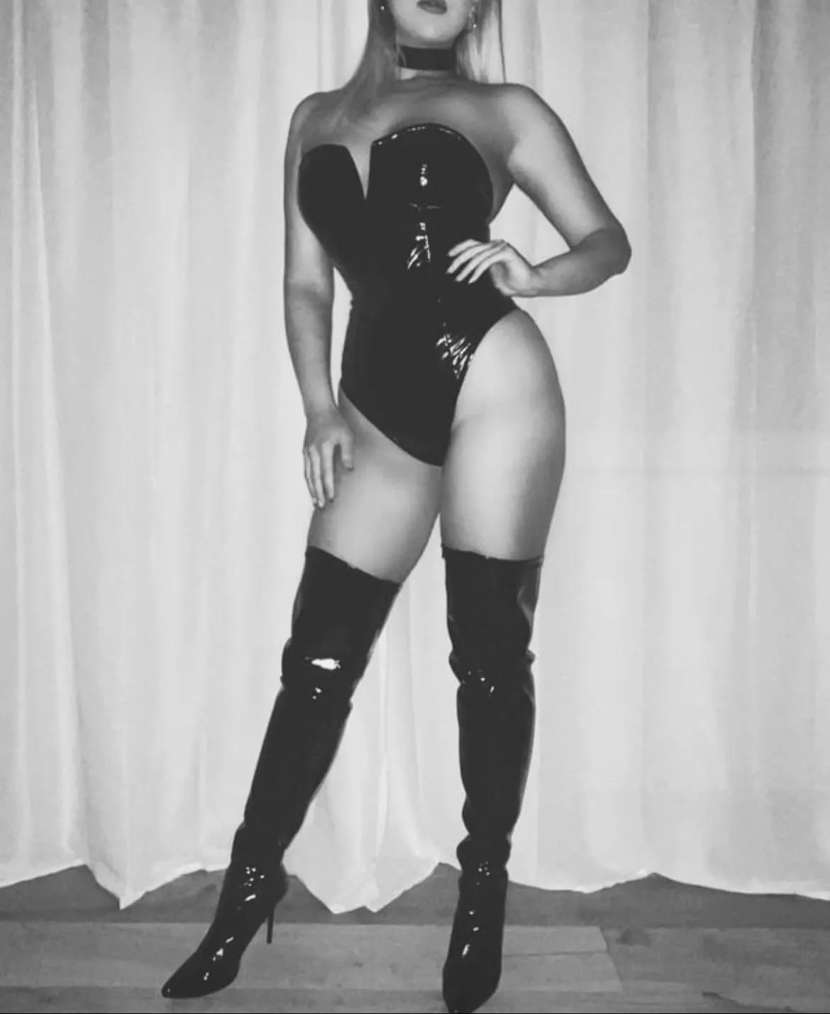 Sit doggy 🐶 posted by MistressLolaInLatex