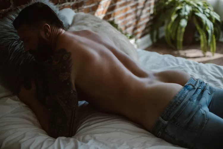 Suns out buns out😋 by Kum2daddy