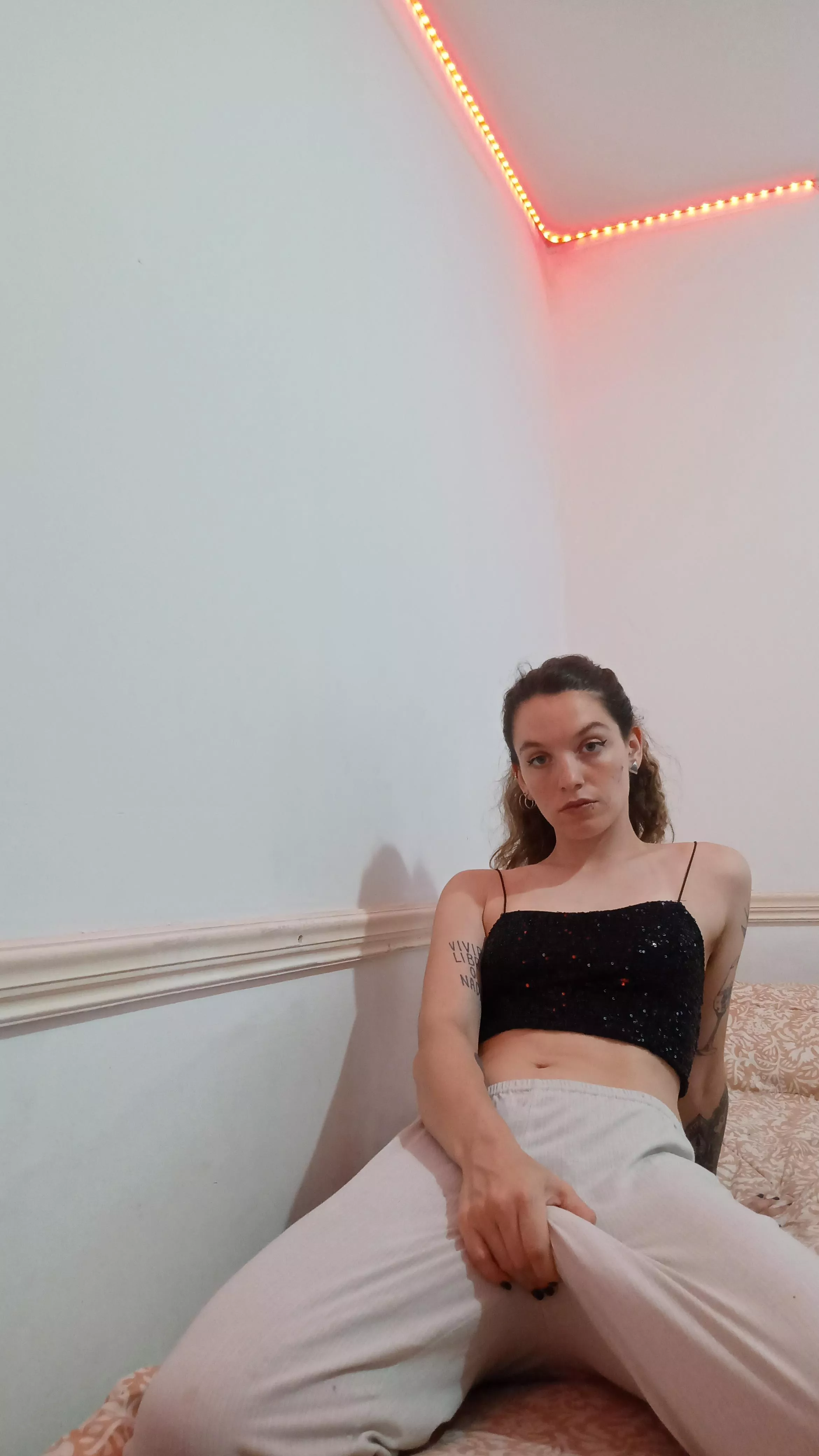 tight posted by Eimor97