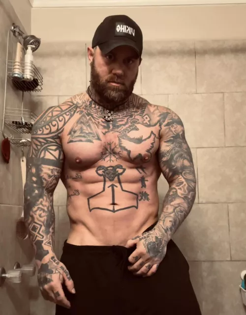 Time to begin the journey back down to 220lbs. 😎🤘🏽 by NaughtyNateN