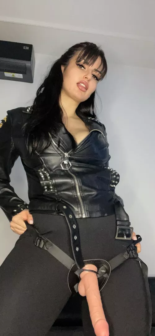 Turn around for mommy, will you? by scarlettmonroex_