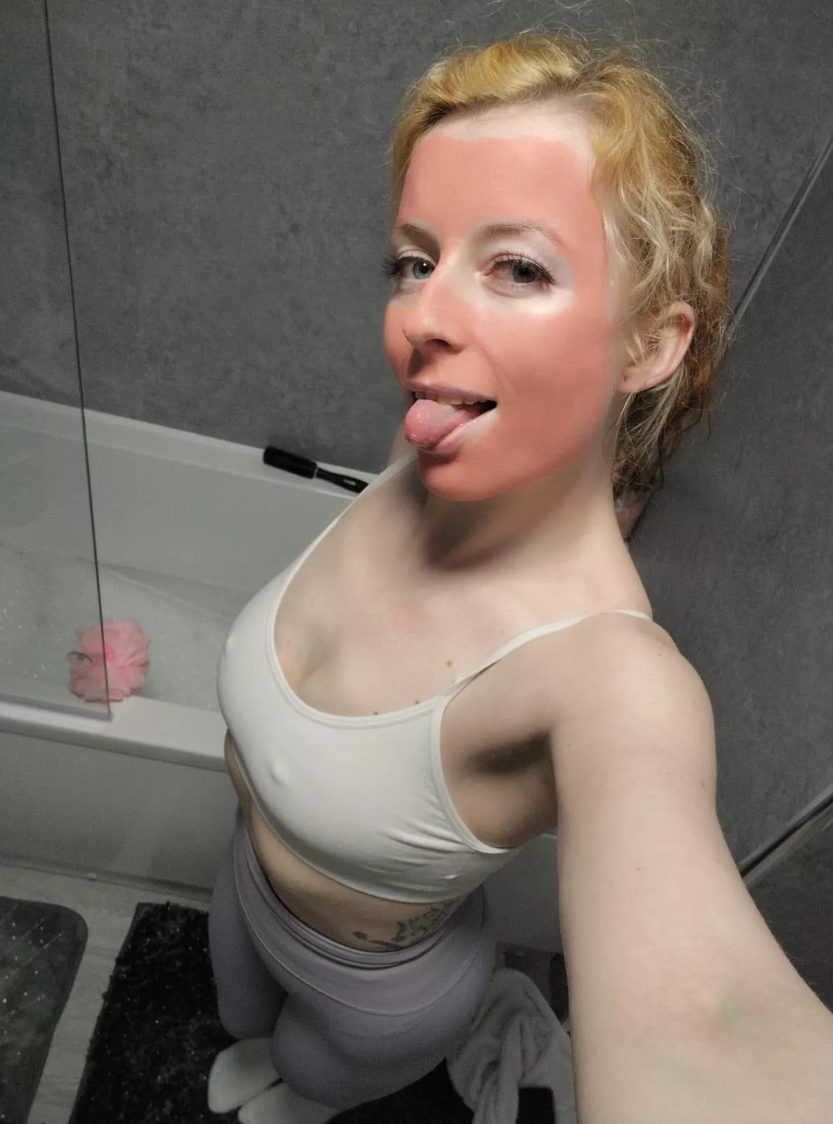 What's your favourite colour leggings on a girl? posted by Clarabella_Leo