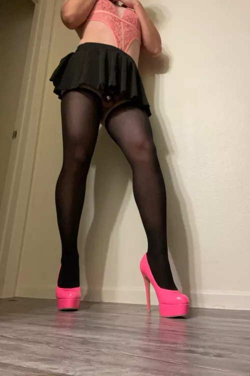 Who can see what’s hiding under the skirt🫣 by Jennykim10029