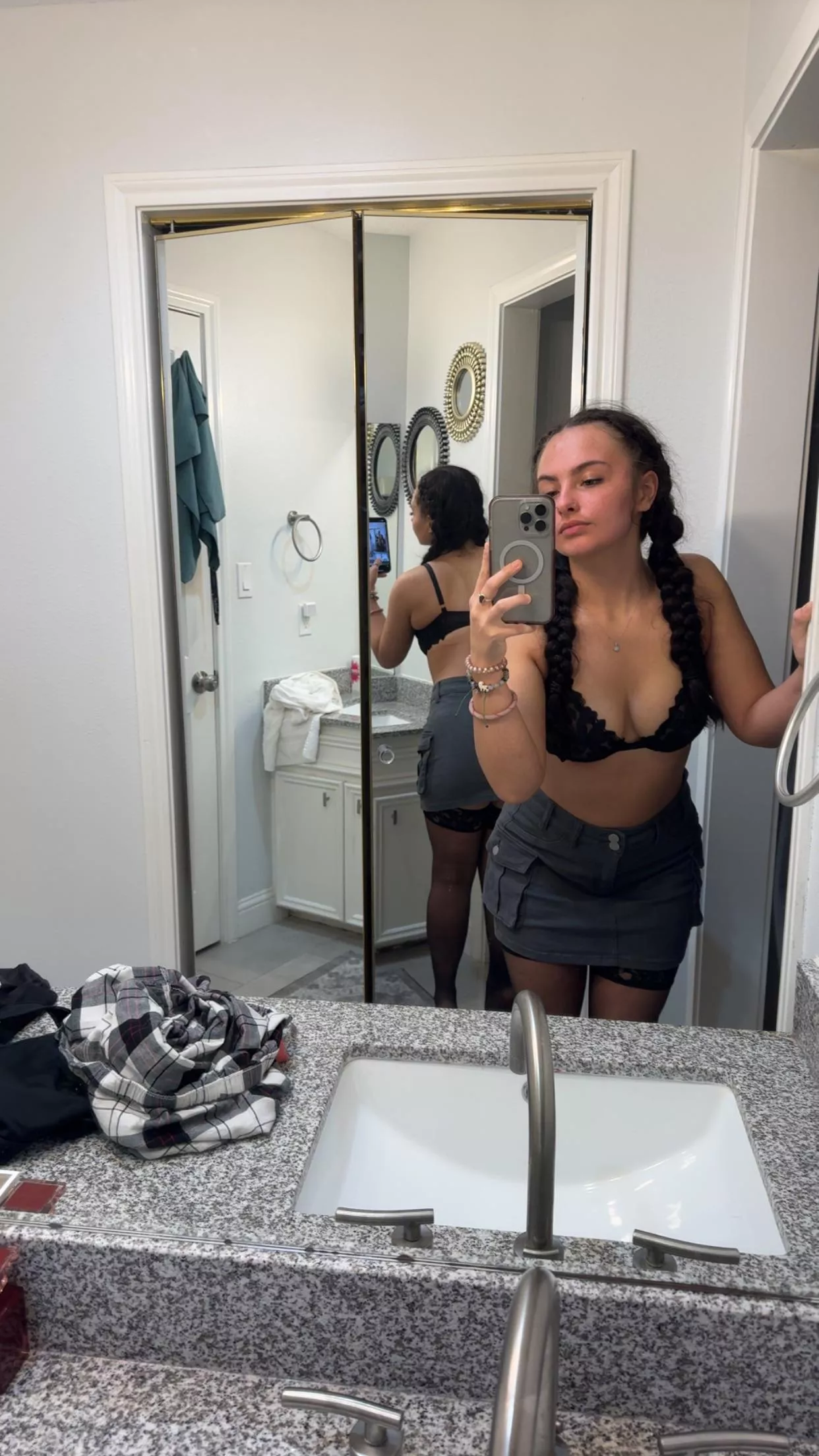 You make me want to get on my knees posted by cosmicprincess22