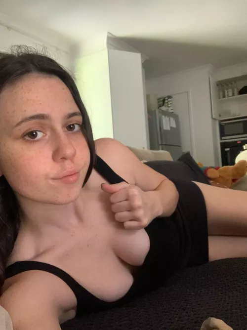 18F do i look cute in these selfies by tigeressmonroe