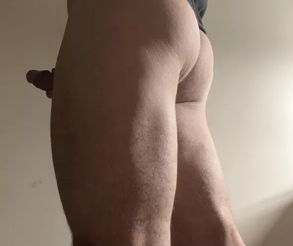 [27] fit. looking to chat woth beefu hairy guys. dms open by Big_Command7615