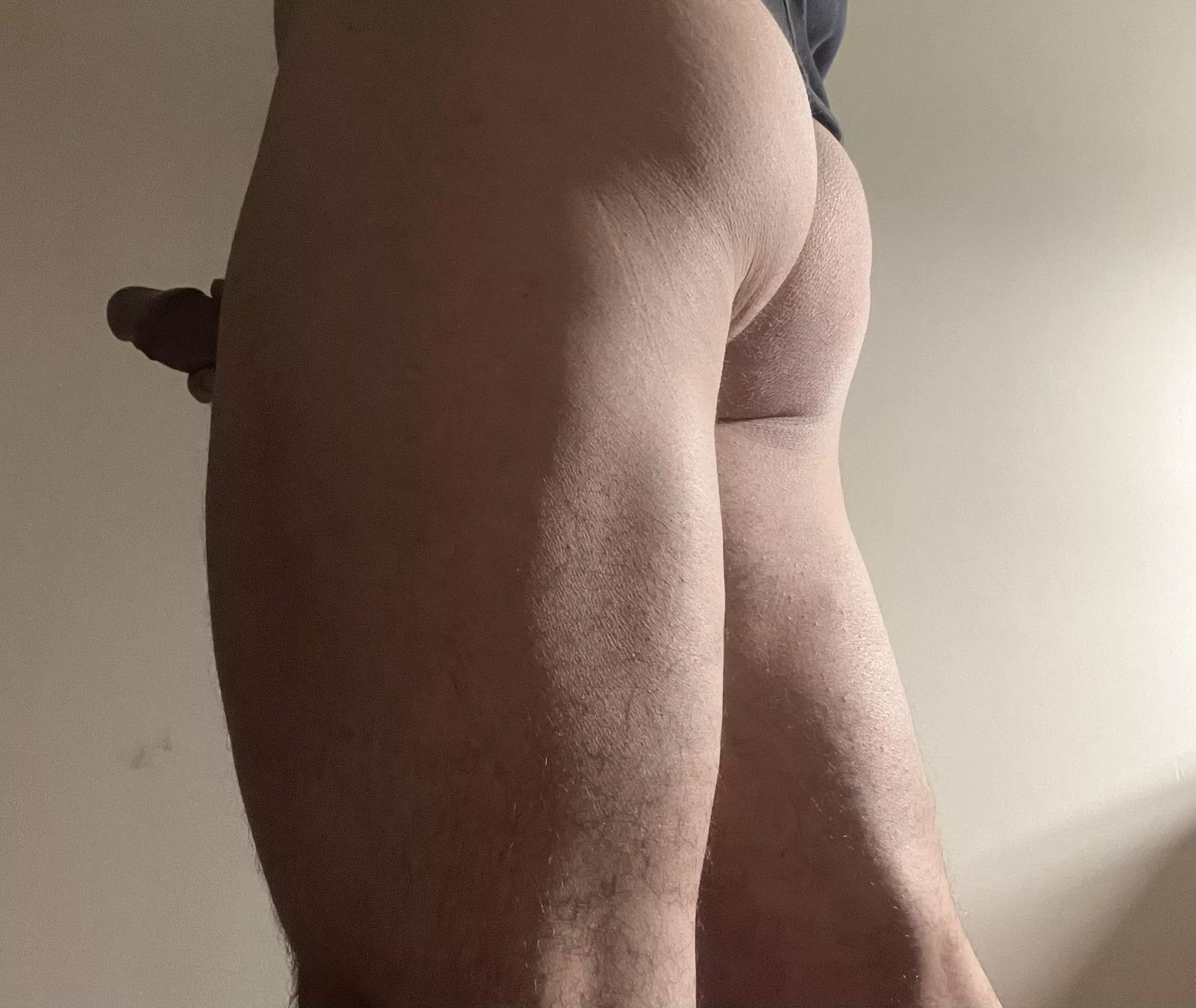 [27] fit. looking to chat woth beefu hairy guys. dms open posted by Big_Command7615