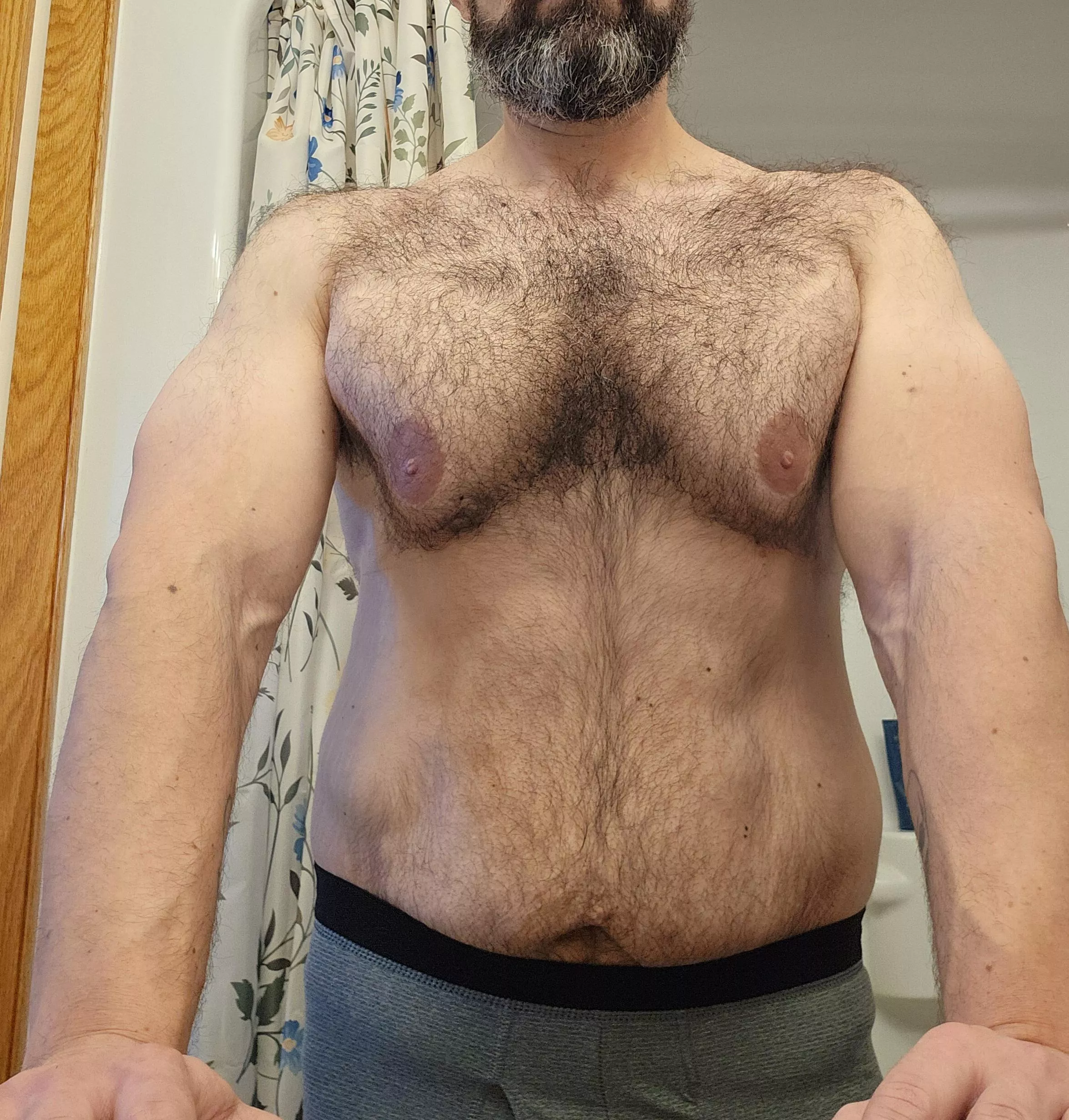 (40) this dad has the weekend all to himself..who wants to keep me company? 😏 posted by Prestigious_Poet_69