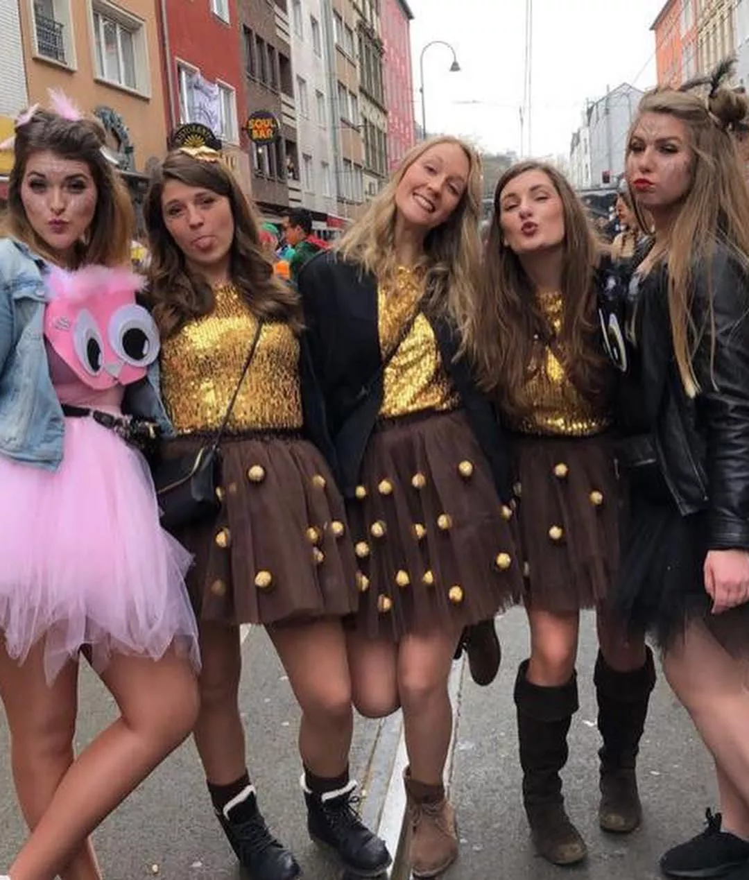 [5] Costoume girls posted by GloomyPharasing