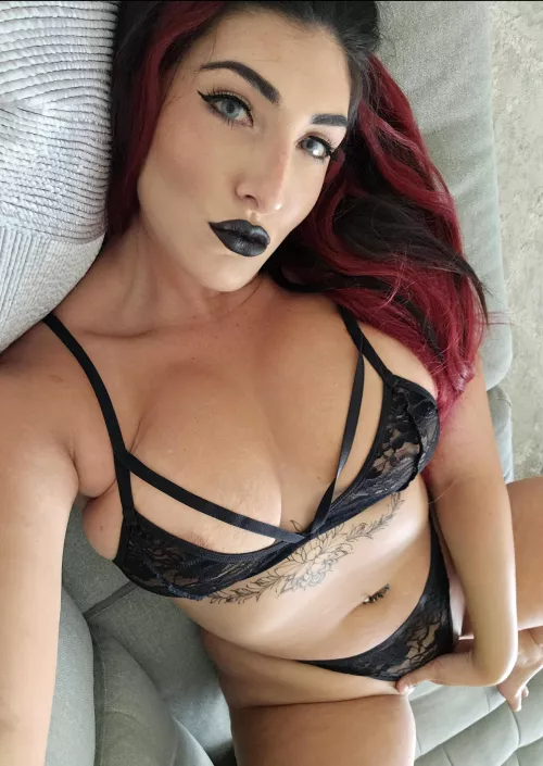 Both fuck worthy, my boobs and face by QueenUlti-