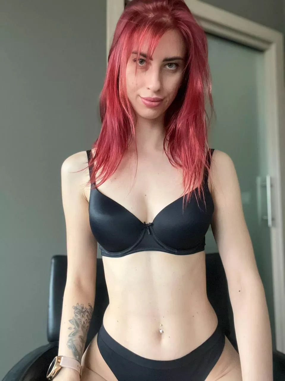 come with me, my bed awaits you posted by avaleemae