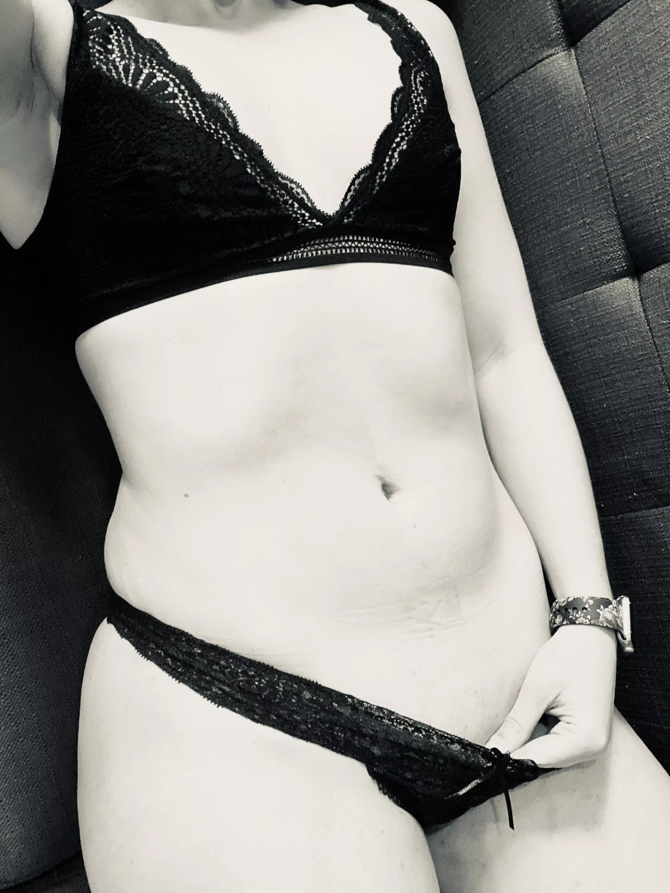 Couch selfie posted by stacy41smith41