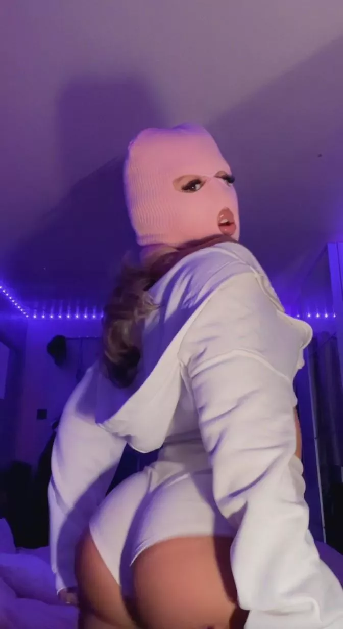 Damn this is too big to eat posted by Jess_rosea