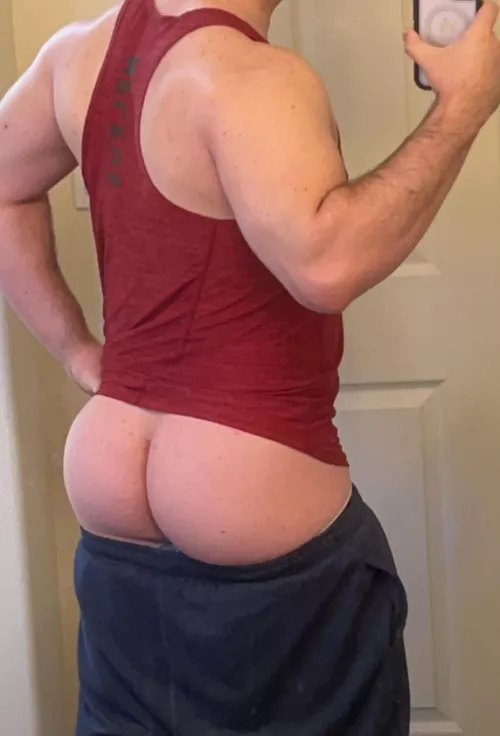 Do you like my new shirt? by buffmuscleslut
