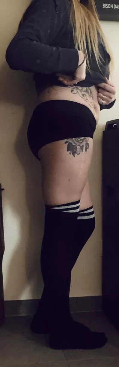 Had to buy some new socks for my cold footies, you like? posted by VeroVexy