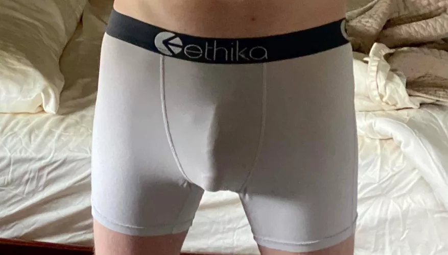 Hangin' on a Saturday by throwadick6969