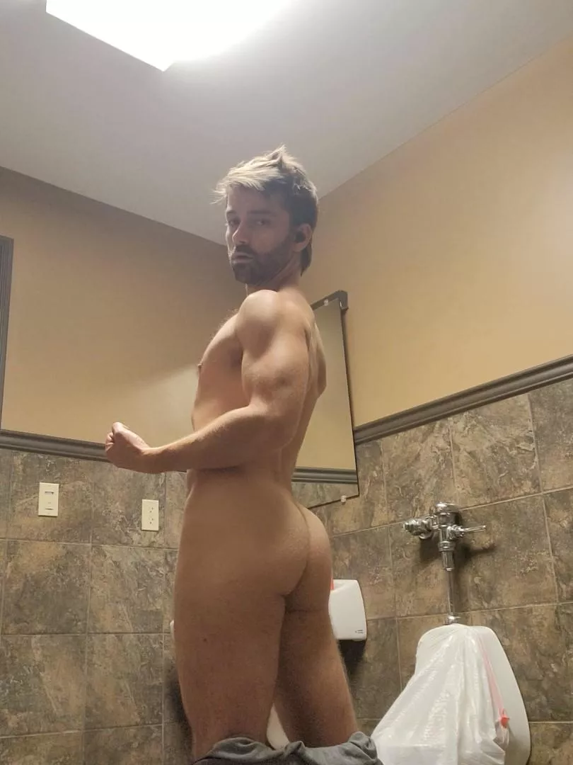 hello from kentucky 😜 posted by XyonSkye