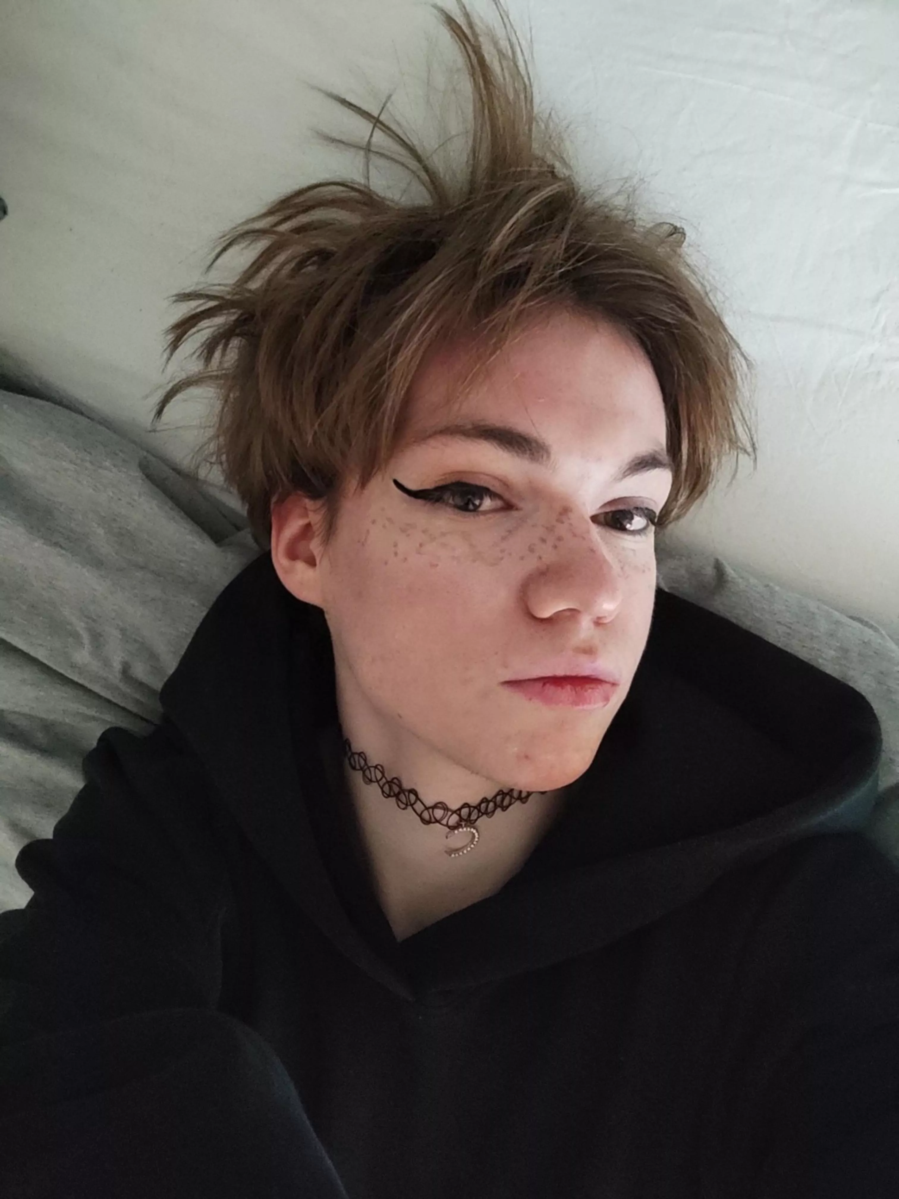 heyy wanna wake up next to each other? posted by FaintsFB