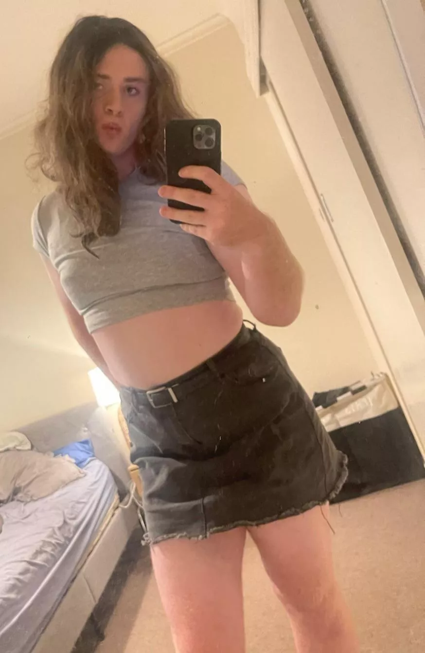Heyyy guys 🤍 posted by Femboy_Chloe_