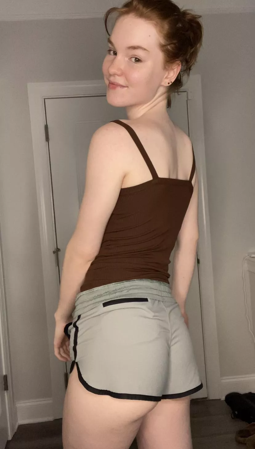 Hope I made your day better :) f/19 posted by _LucyMoon