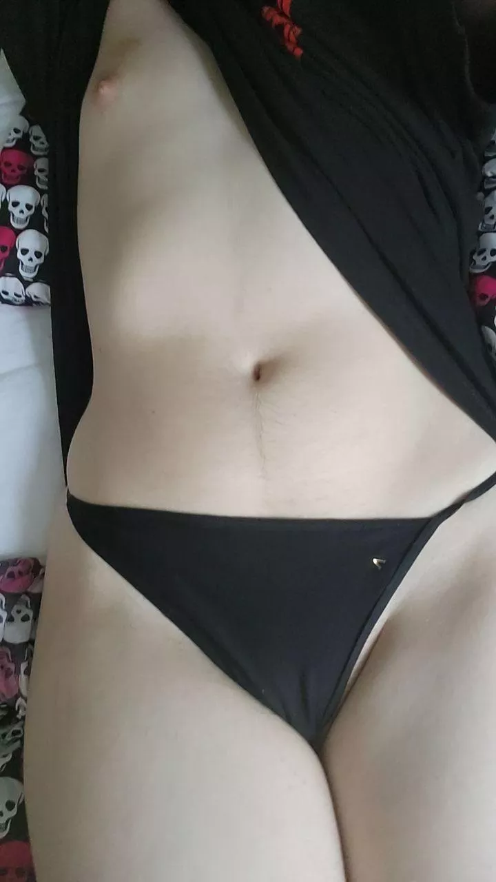 How we feel about goth aa cups ;) 18F posted by skiwme