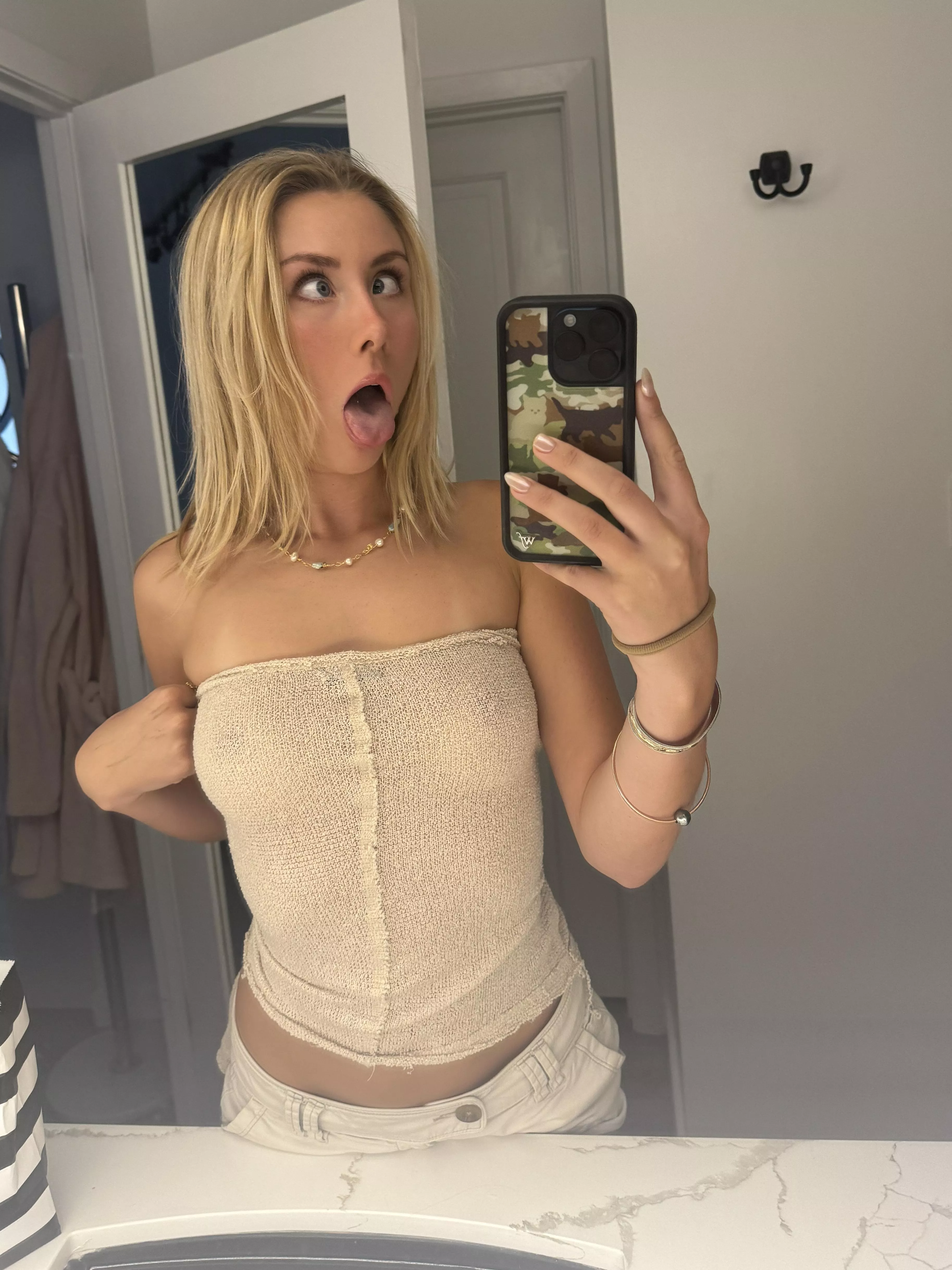 i hope your dick is big enough to make my eyes roll back posted by love1bumble