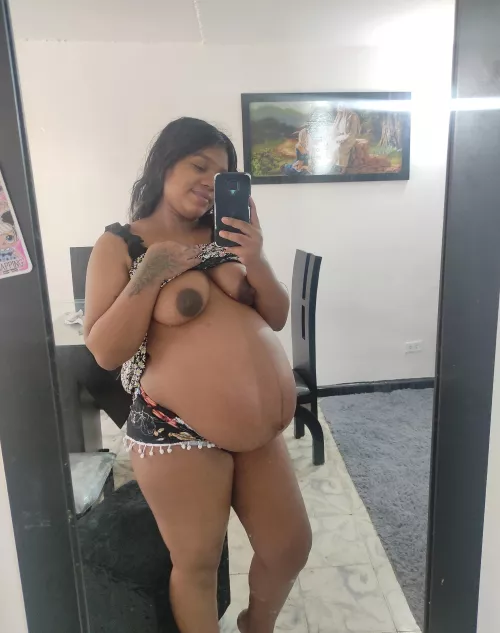 I'm looking for daddy to caress my belly 😈 I'll wait for you. by vergaaaaa